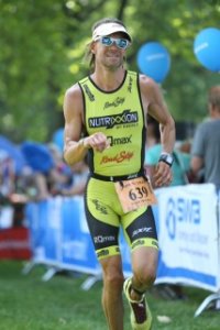 Hubertus auf Platz 6 bei Triathlon DM